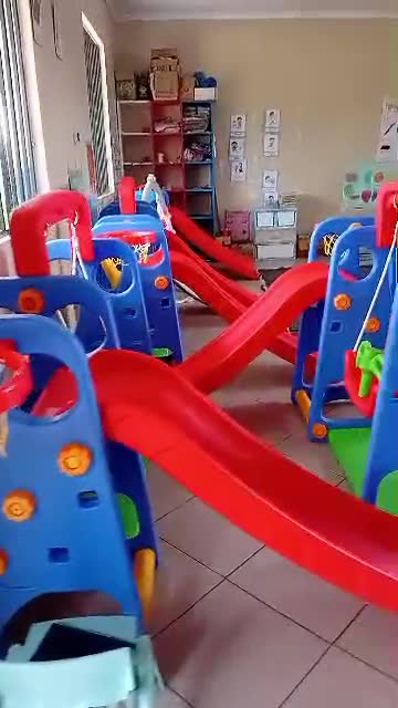 Kids play area cleaning – video thumbnail