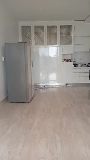 Kitchen & floor cleaning – video thumbnail